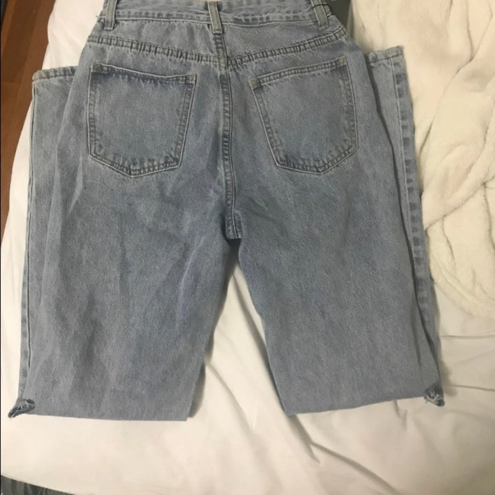 Pretty Little Thing baggy jeans - Picture 4 of 4